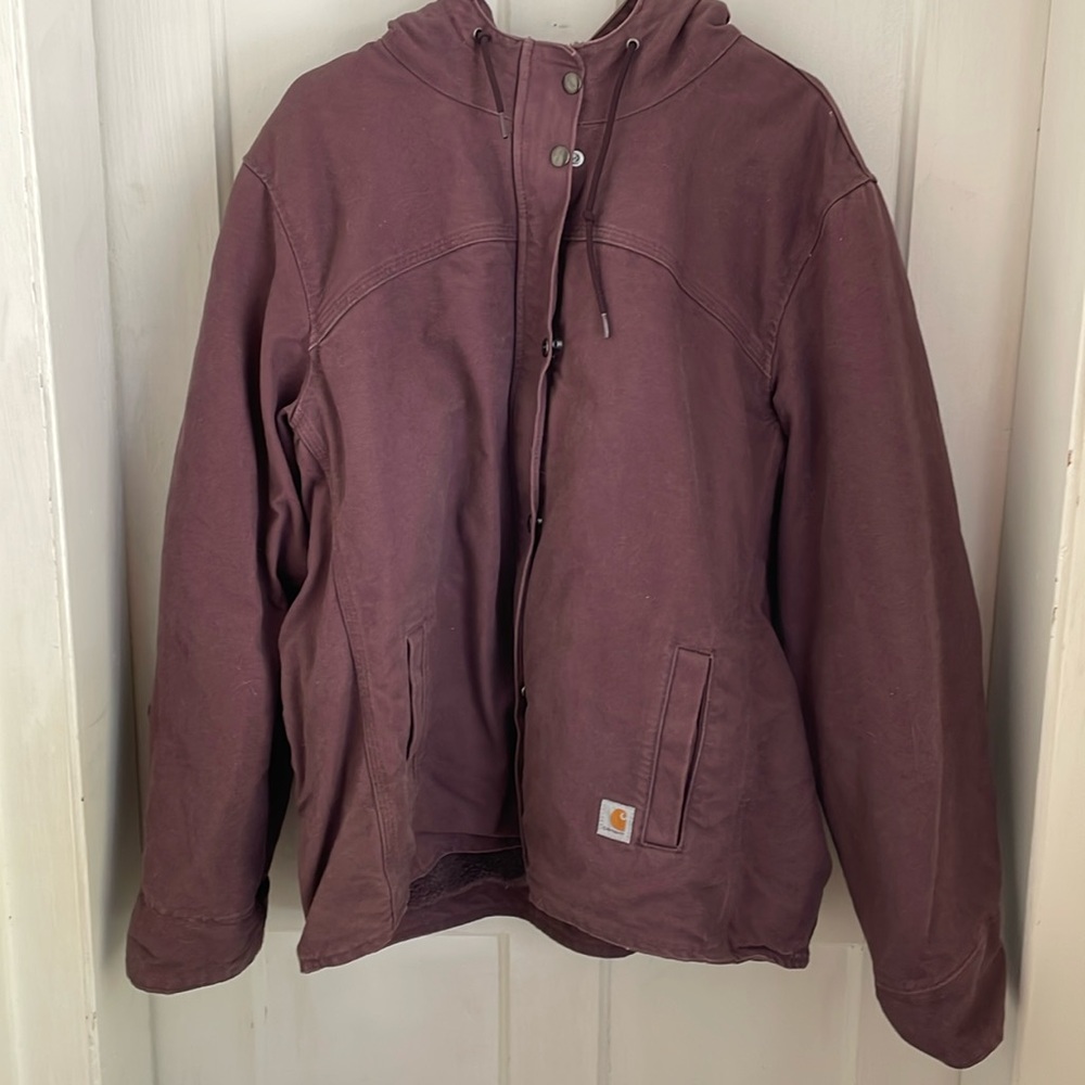 Women’s lined Carhartt coat. Plum is the color, size XL (16/18).